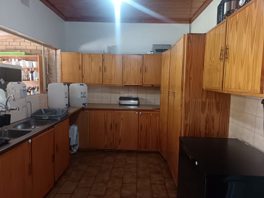 4 Bedroom Property for Sale in Heuwelsig Northern Cape